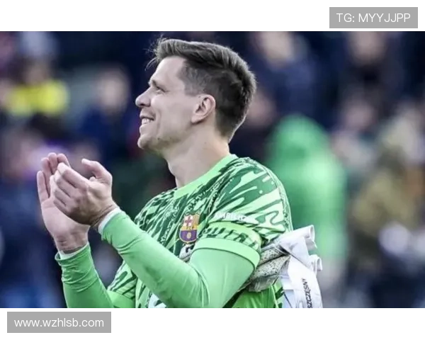 世体：巴萨可能在今天注册什琴斯尼，他将身披25号球衣